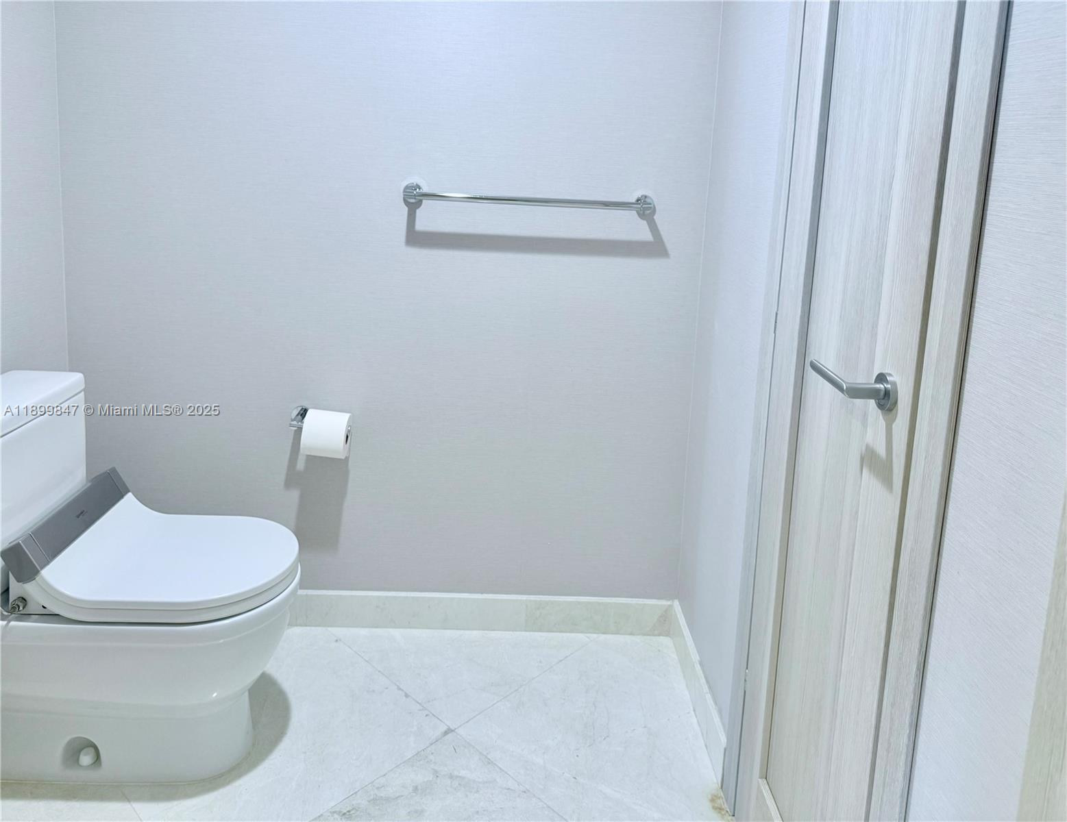 Photo of 17111 Biscayne Blvd #409, North Miami Beach, Florida, 33160 -