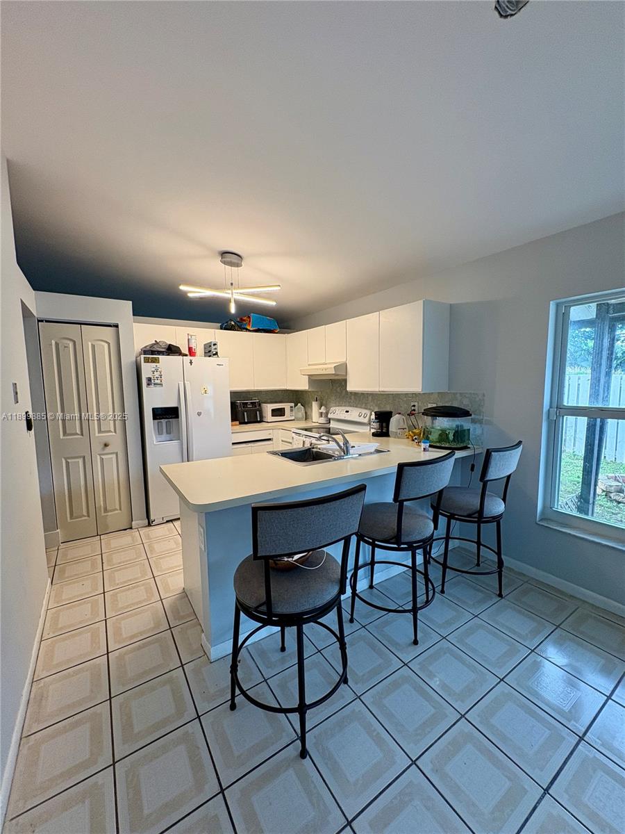 See details 506 3 / 2 1360 sq. ft. $ 2025-10-21 0 Photo