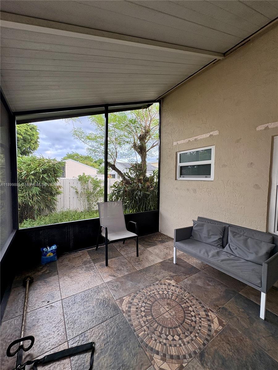 See details 506 3 / 2 1360 sq. ft. $ 2025-10-21 0 Photo