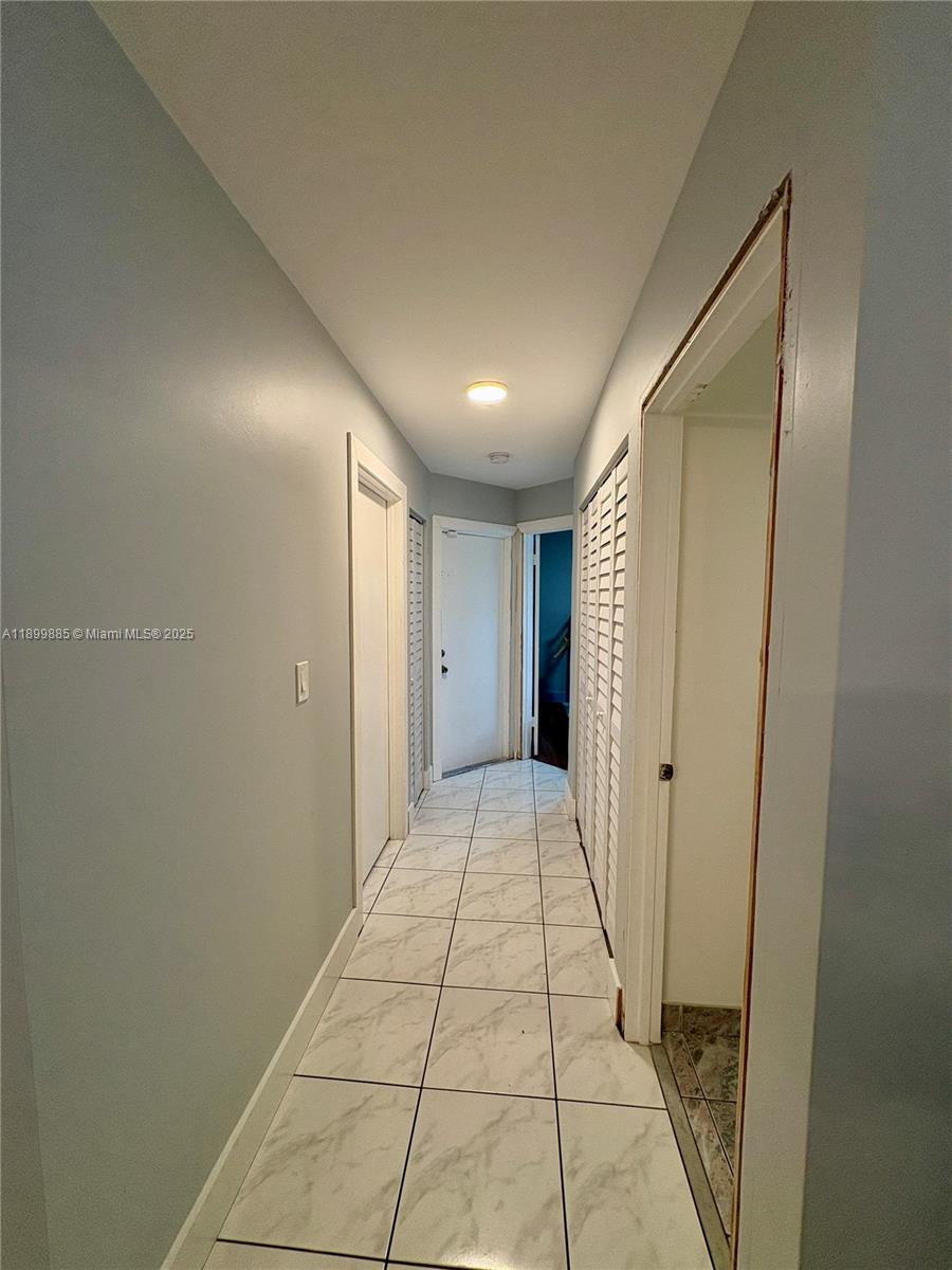 See details 506 3 / 2 1360 sq. ft. $ 2025-10-21 0 Photo