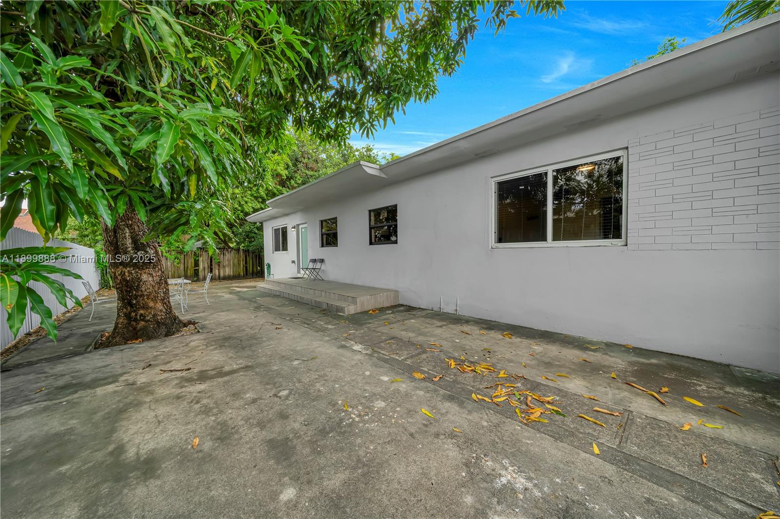 Ver detalles   /  1378 sq. ft. $ 2025-10-21 0 foto