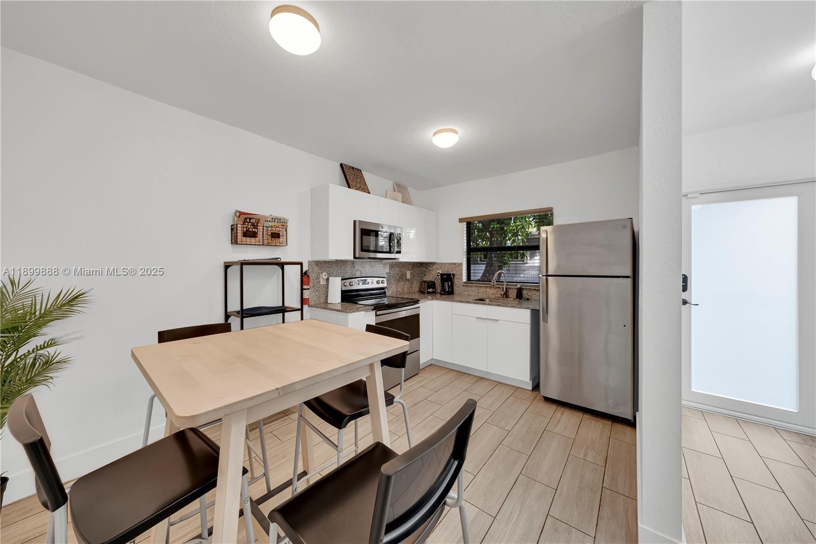 Ver detalles   /  1378 sq. ft. $ 2025-10-21 0 foto