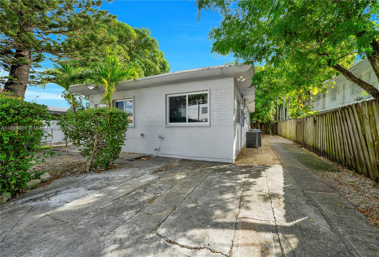 Ver detalles   /  1378 sq. ft. $ 2025-10-21 0 foto