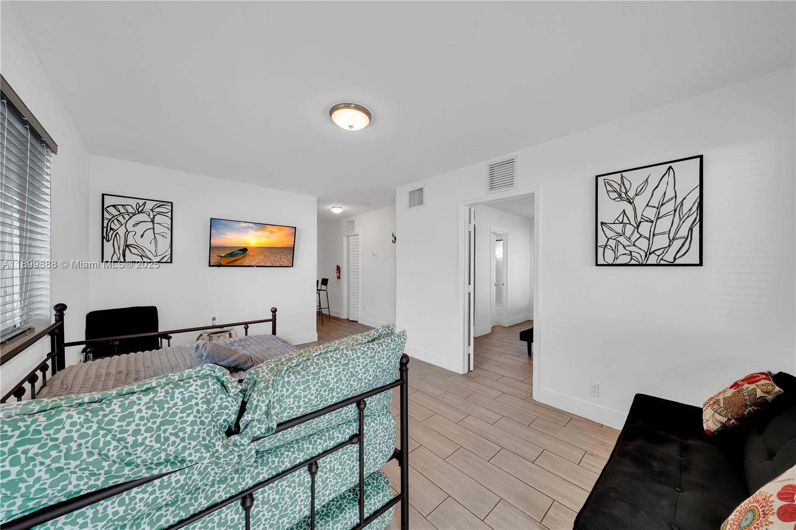 Ver detalles   /  1378 sq. ft. $ 2025-10-21 0 foto