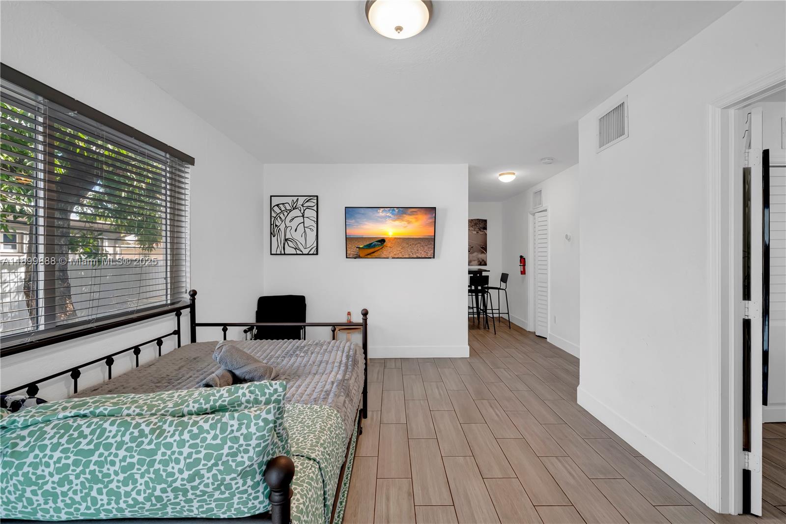 Ver detalles   /  1378 sq. ft. $ 2025-10-21 0 foto