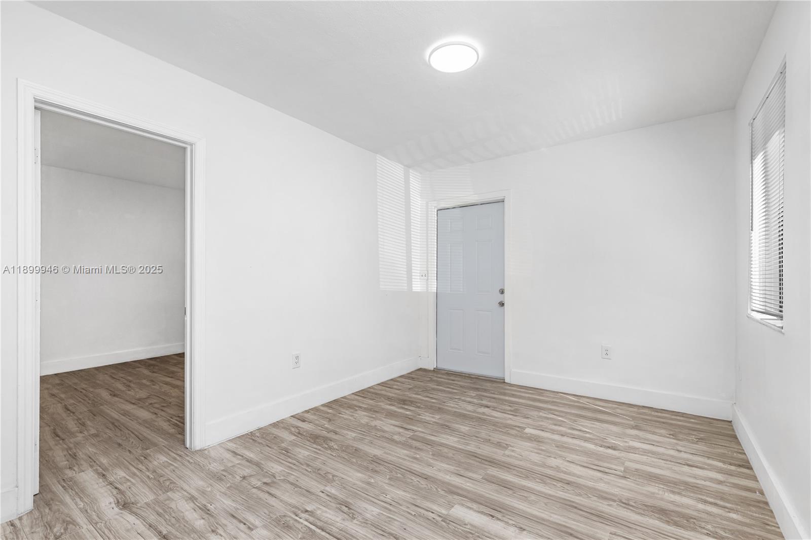 See details / sq. ft. $ 2025-11-14 0 Photo