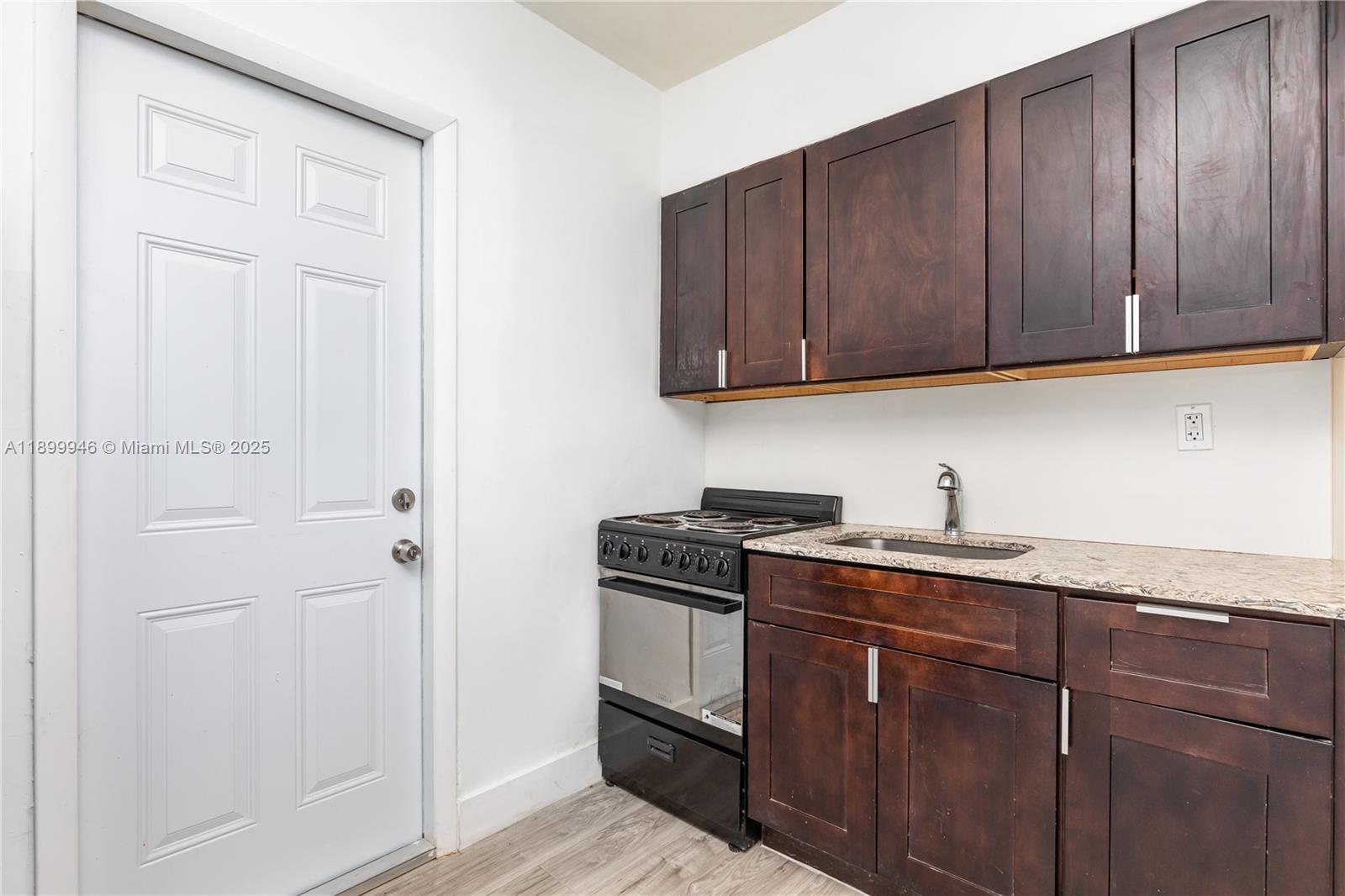 See details / sq. ft. $ 2025-11-14 0 Photo