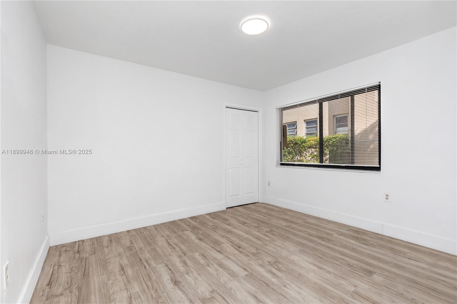 See details / sq. ft. $ 2025-11-14 0 Photo