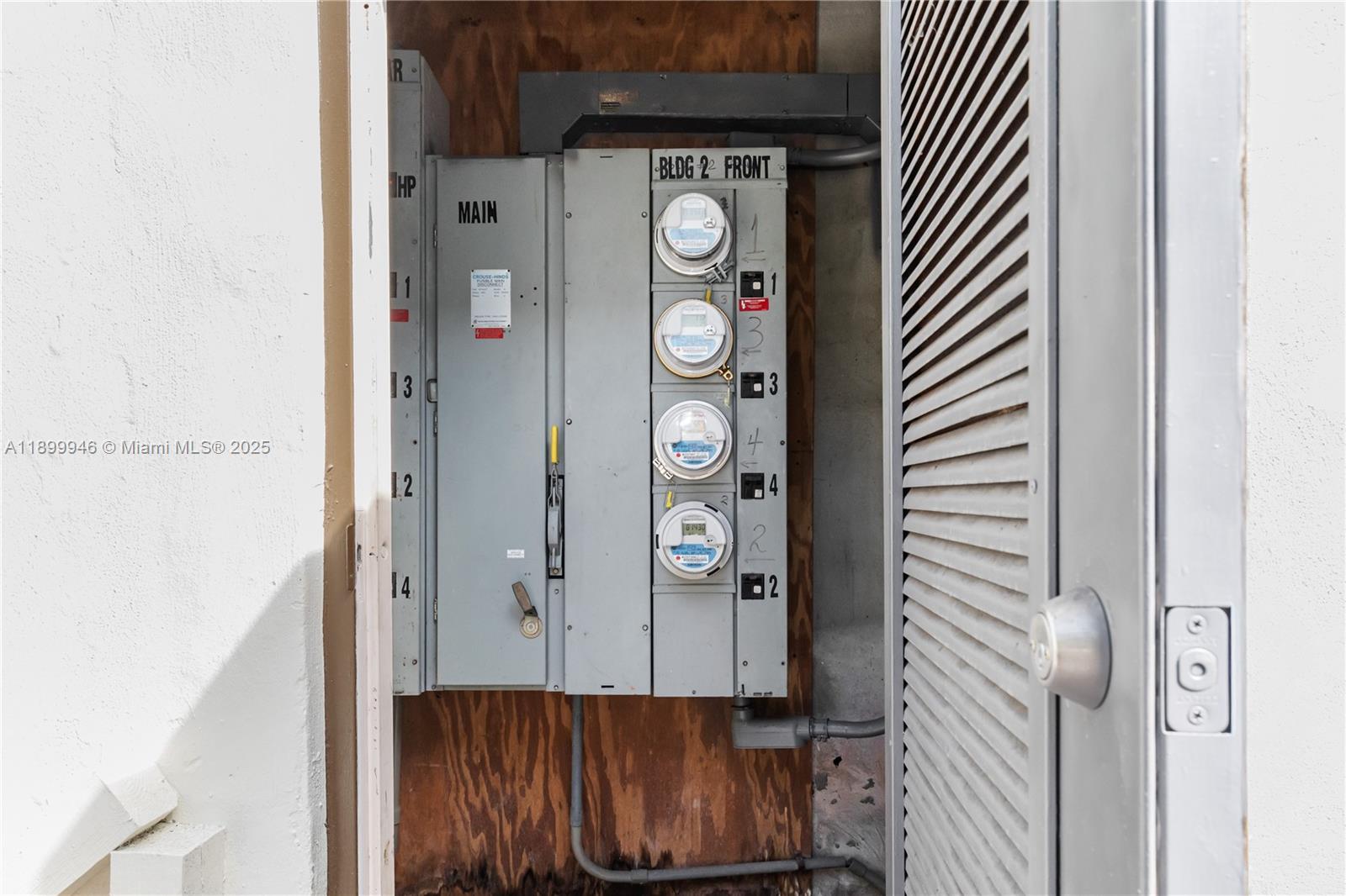 See details / sq. ft. $ 2025-11-14 0 Photo