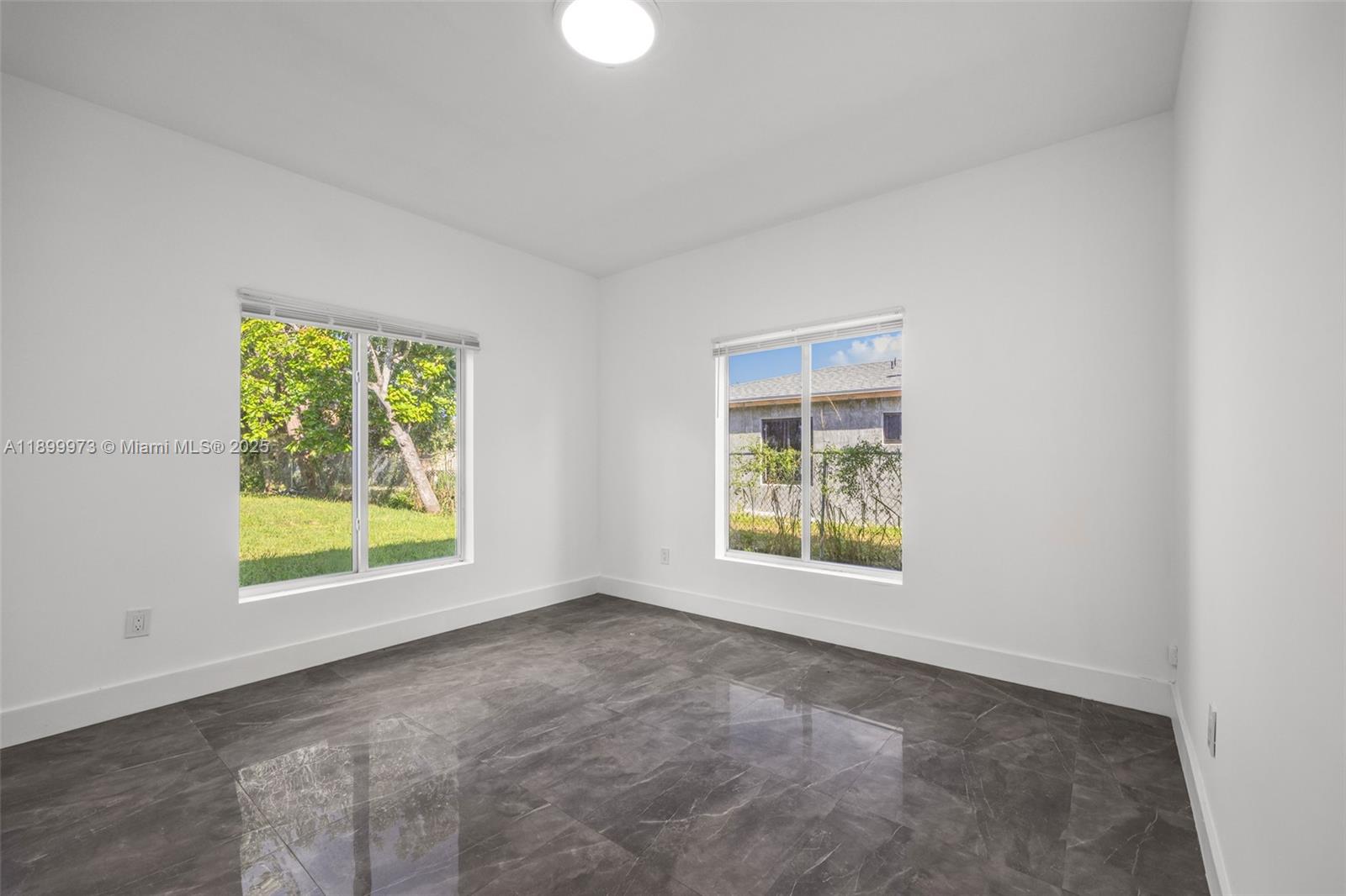   /  2686 sq. ft. $ 2025-10-21 0 Photo