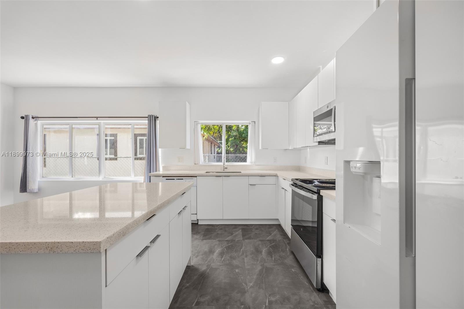   /  2686 sq. ft. $ 2025-10-21 0 Photo