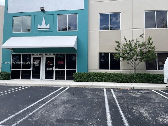 See details 10  /   sq. ft. $ 2025-10-21 0 Photo