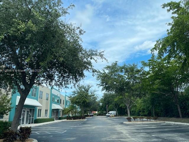 See details 10  /   sq. ft. $ 2025-10-21 0 Photo