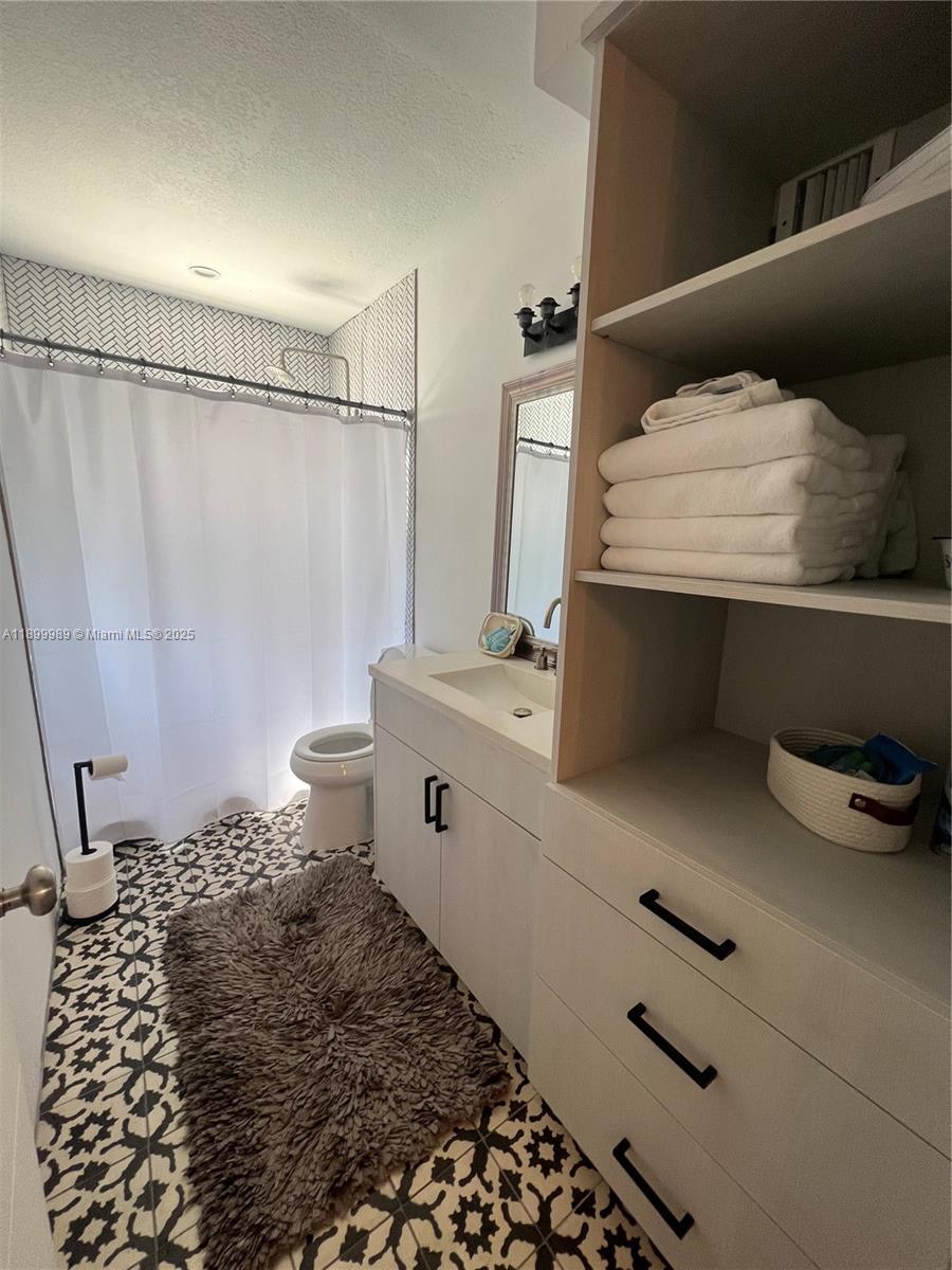 Ver detalles   /  1800 sq. ft. $ 2025-10-21 0 foto