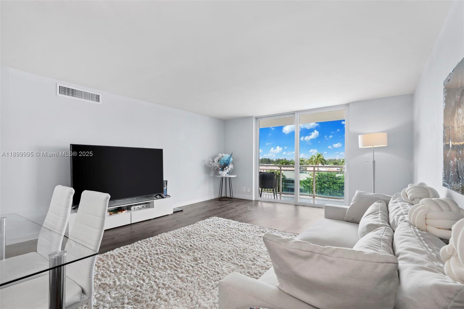 Photo of 437 Golden Isles Dr  #5J, Hallandale Beach, Florida, 33009 -