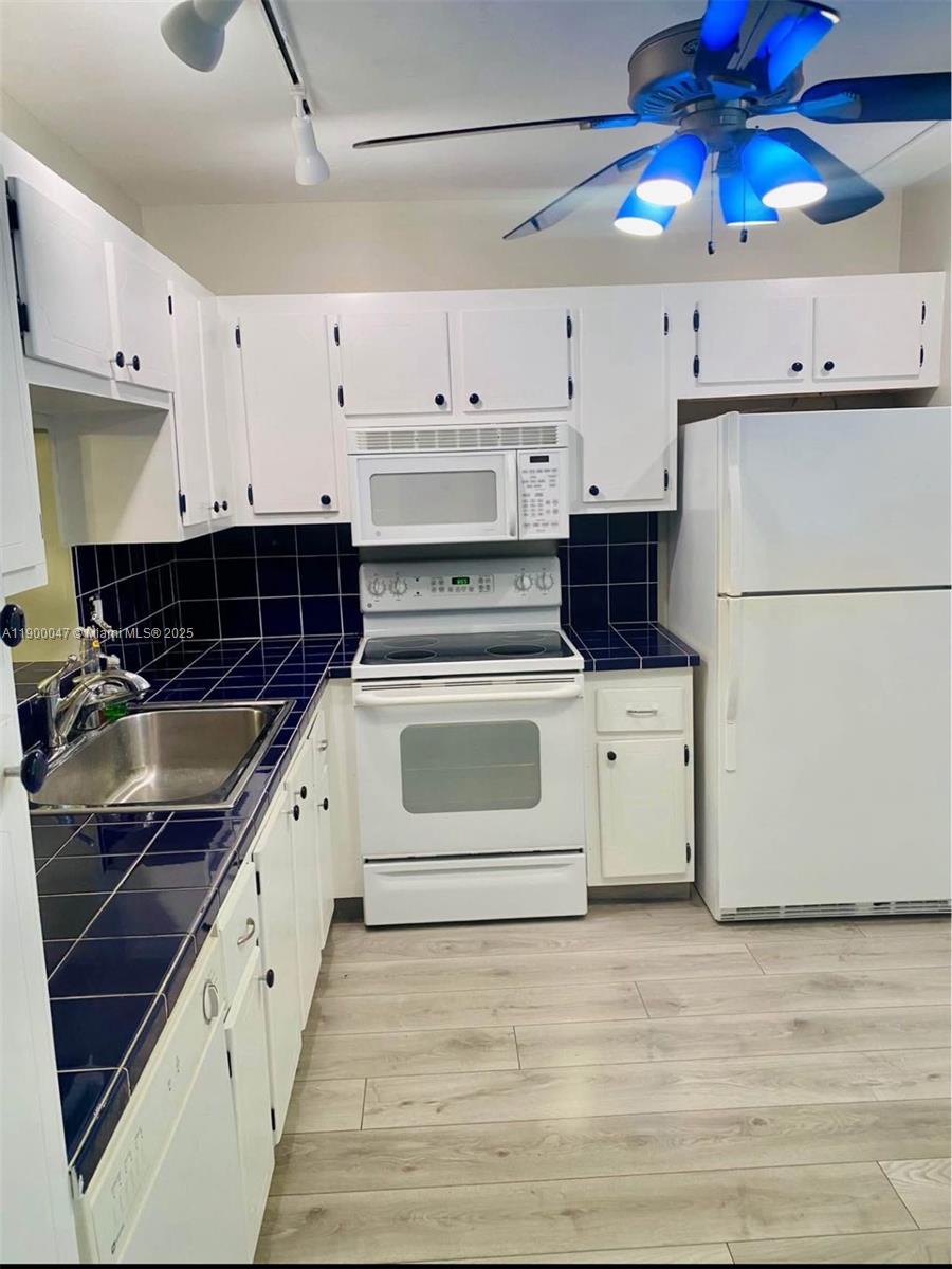 Photo of 320 12th Ave #307, Hallandale Beach, Florida, 33009 -