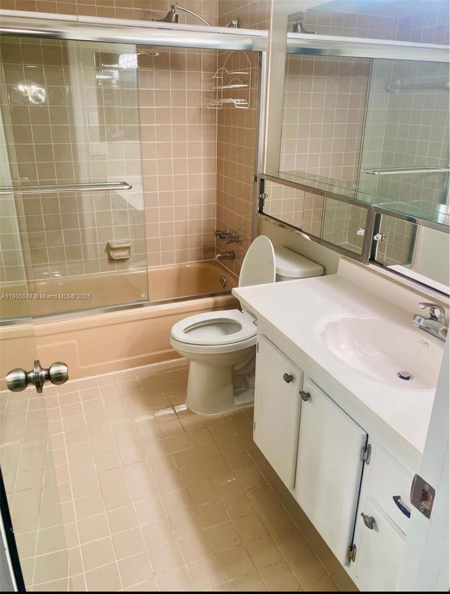 Photo of 320 12th Ave  #307, Hallandale Beach, Florida, 33009 - 