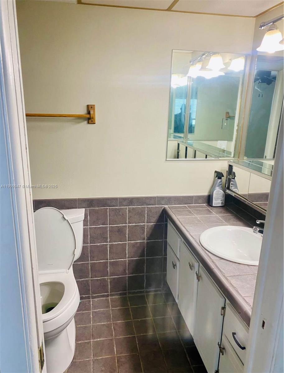 Photo of 320 12th Ave  #307, Hallandale Beach, Florida, 33009 - 
