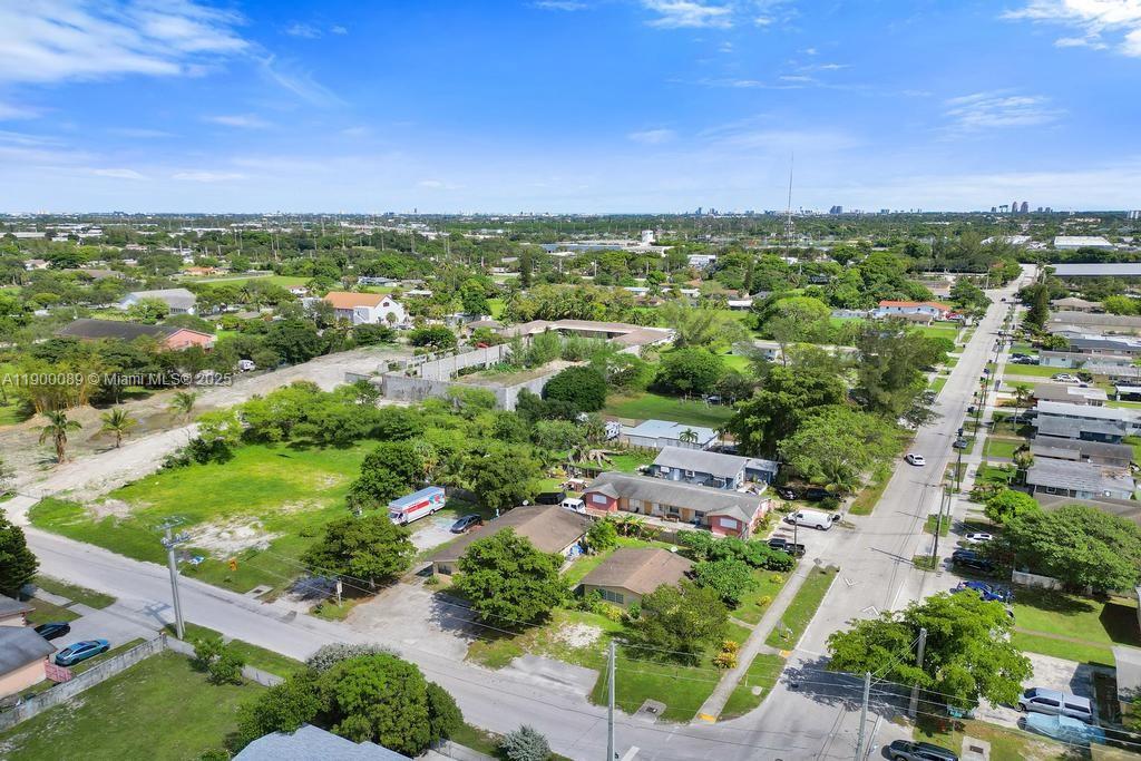 Подробнее   /  4728 кв.футов $ 2025-10-22 0 Фото