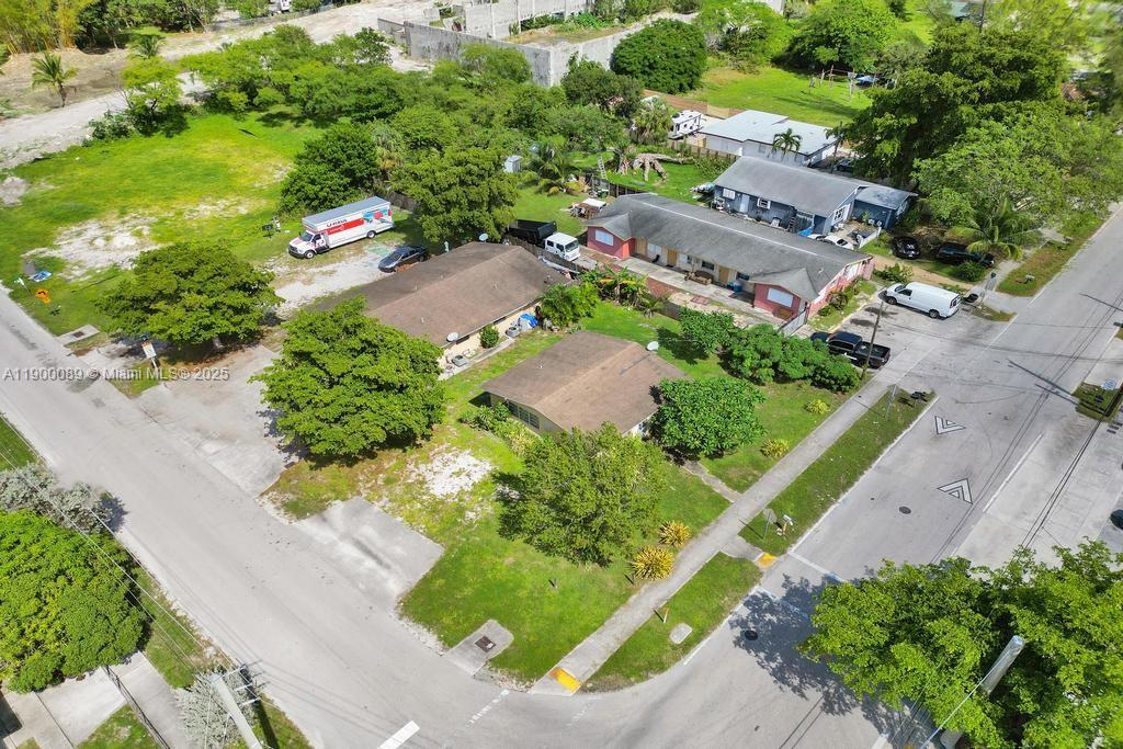 Подробнее   /  4728 кв.футов $ 2025-10-22 0 Фото