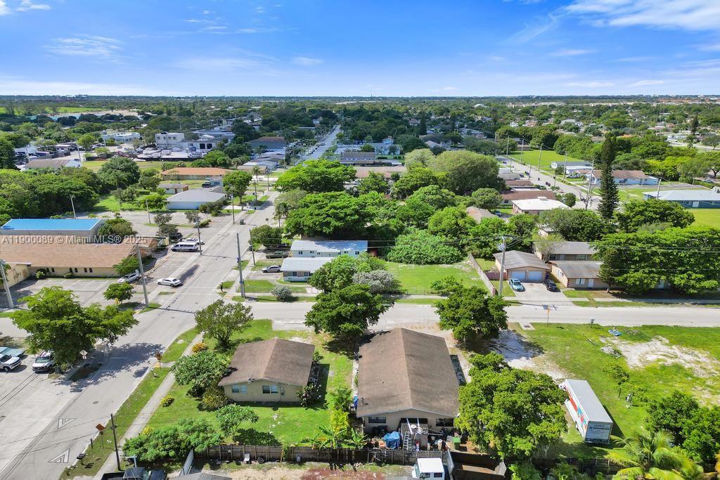 Подробнее   /  4728 кв.футов $ 2025-10-22 0 Фото