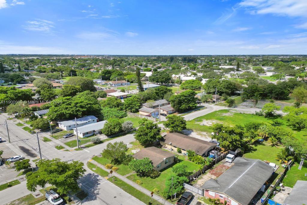 Подробнее   /  4728 кв.футов $ 2025-10-22 0 Фото