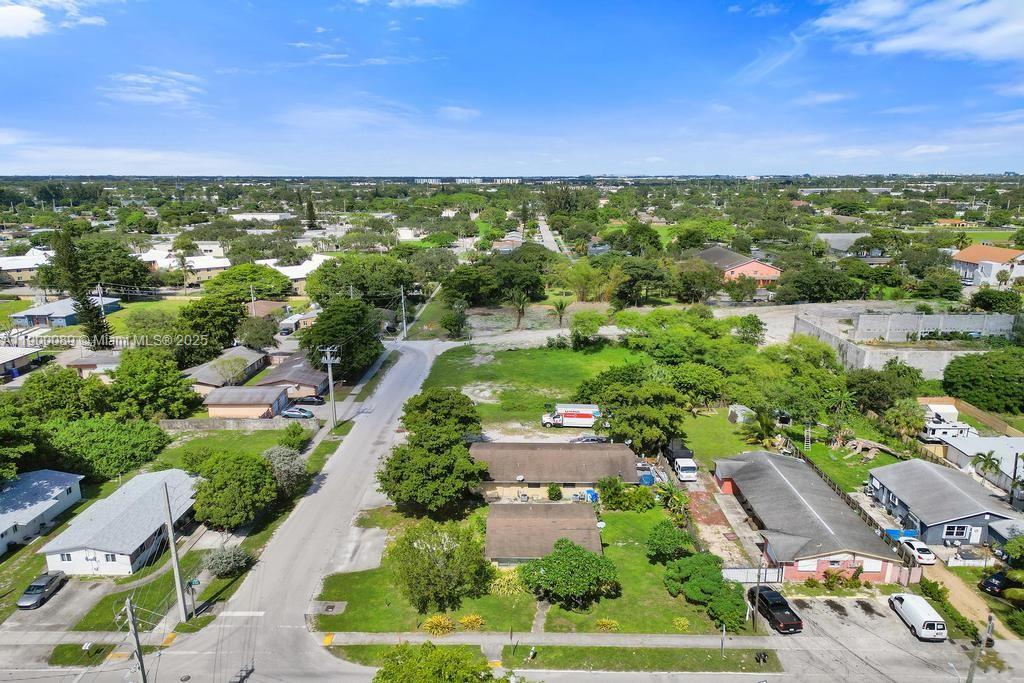 Подробнее   /  4728 кв.футов $ 2025-10-22 0 Фото