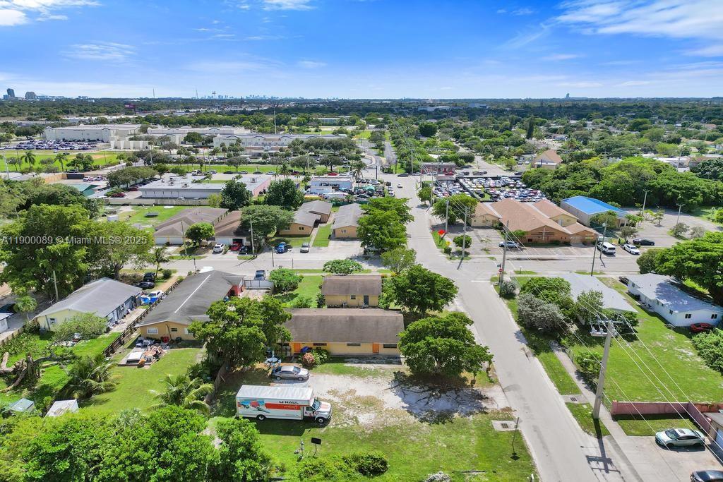 Подробнее   /  4728 кв.футов $ 2025-10-22 0 Фото