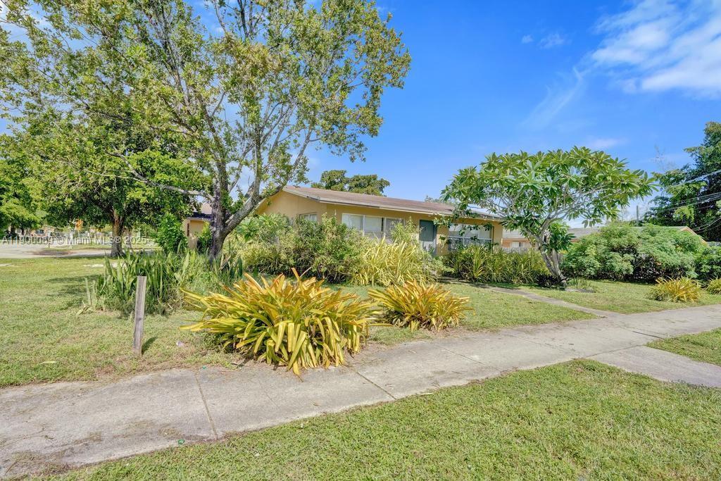 Подробнее   /  4728 кв.футов $ 2025-10-22 0 Фото