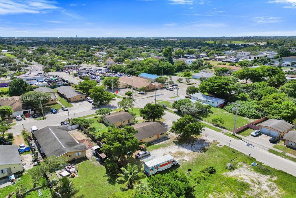 Подробнее   /  4728 кв.футов $ 2025-10-22 0 Фото