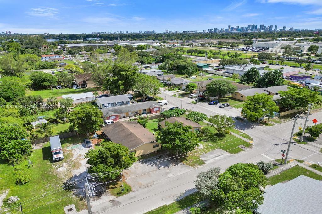 Подробнее   /  4728 кв.футов $ 2025-10-22 0 Фото