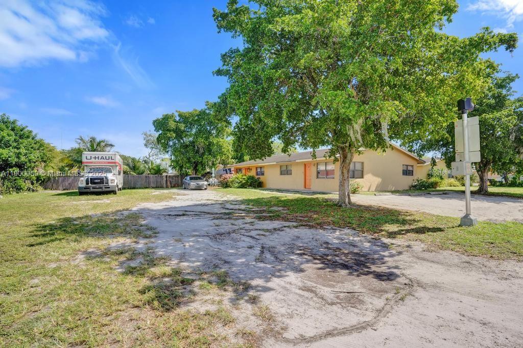 Подробнее   /  4728 кв.футов $ 2025-10-22 0 Фото