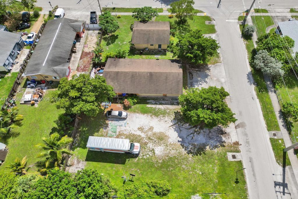 Подробнее   /  4728 кв.футов $ 2025-10-22 0 Фото