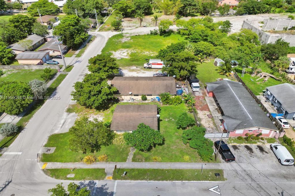 Подробнее   /  4728 кв.футов $ 2025-10-22 0 Фото