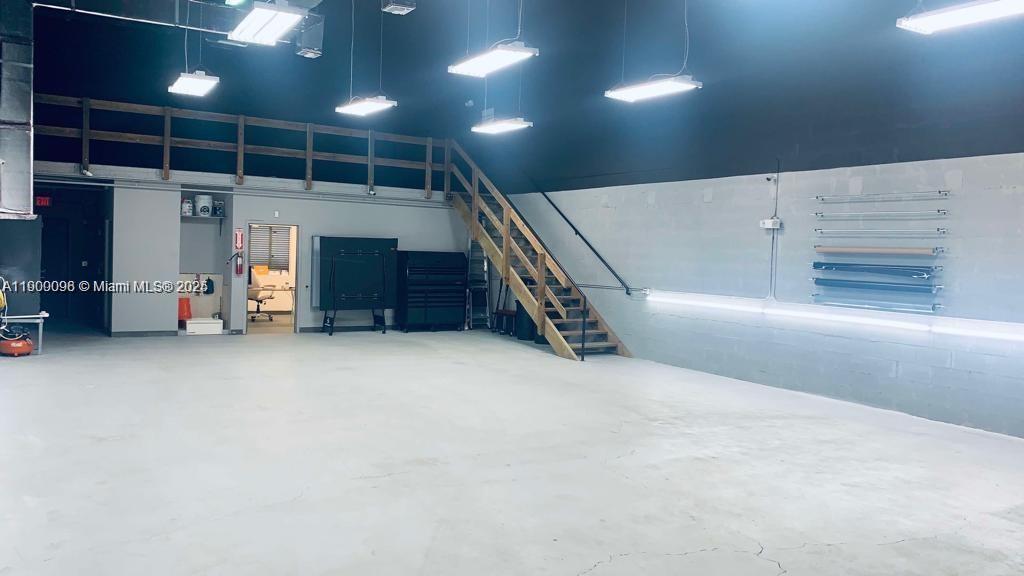 A4  /   sq. ft. $ 2025-10-21 0 Photo