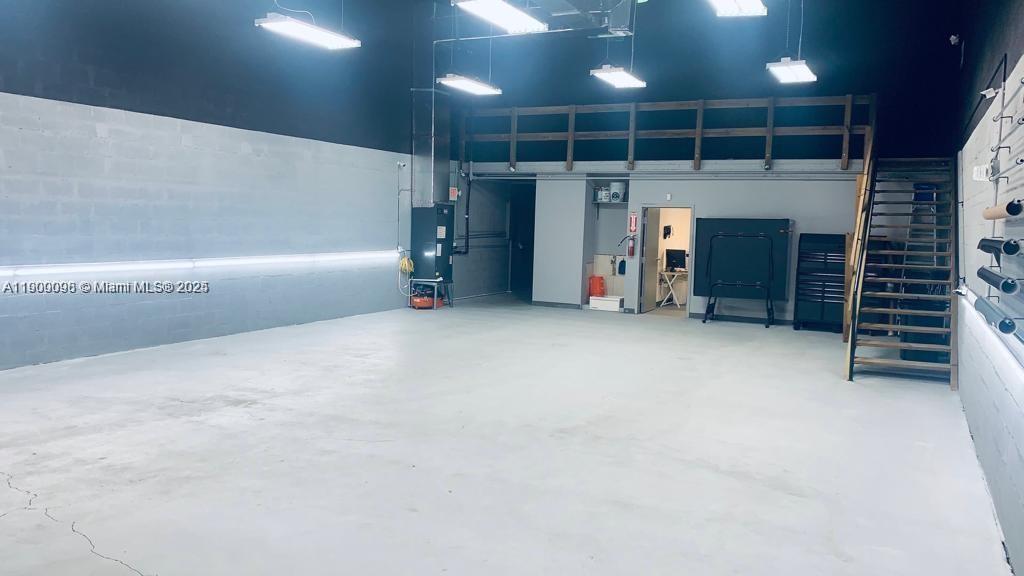 A4  /   sq. ft. $ 2025-10-21 0 Photo