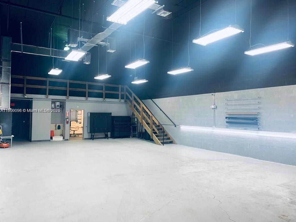 A4  /   sq. ft. $ 2025-10-21 0 Photo