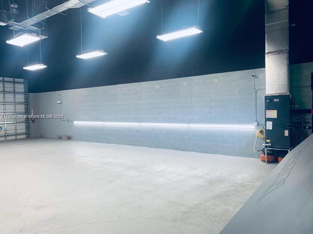 A4  /   sq. ft. $ 2025-10-21 0 Photo