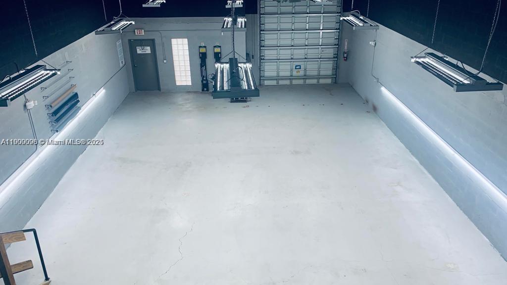 A4  /   sq. ft. $ 2025-10-21 0 Photo