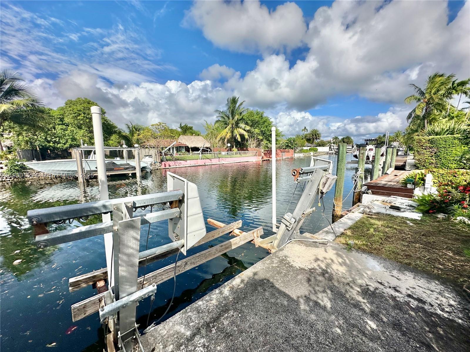   /   sq. ft. $ 2025-10-21 0 Photo