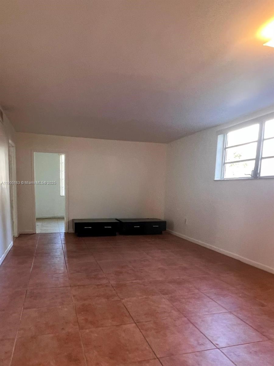 111 2 / 2 1040 sq. ft. $ 2025-10-21 0 Photo