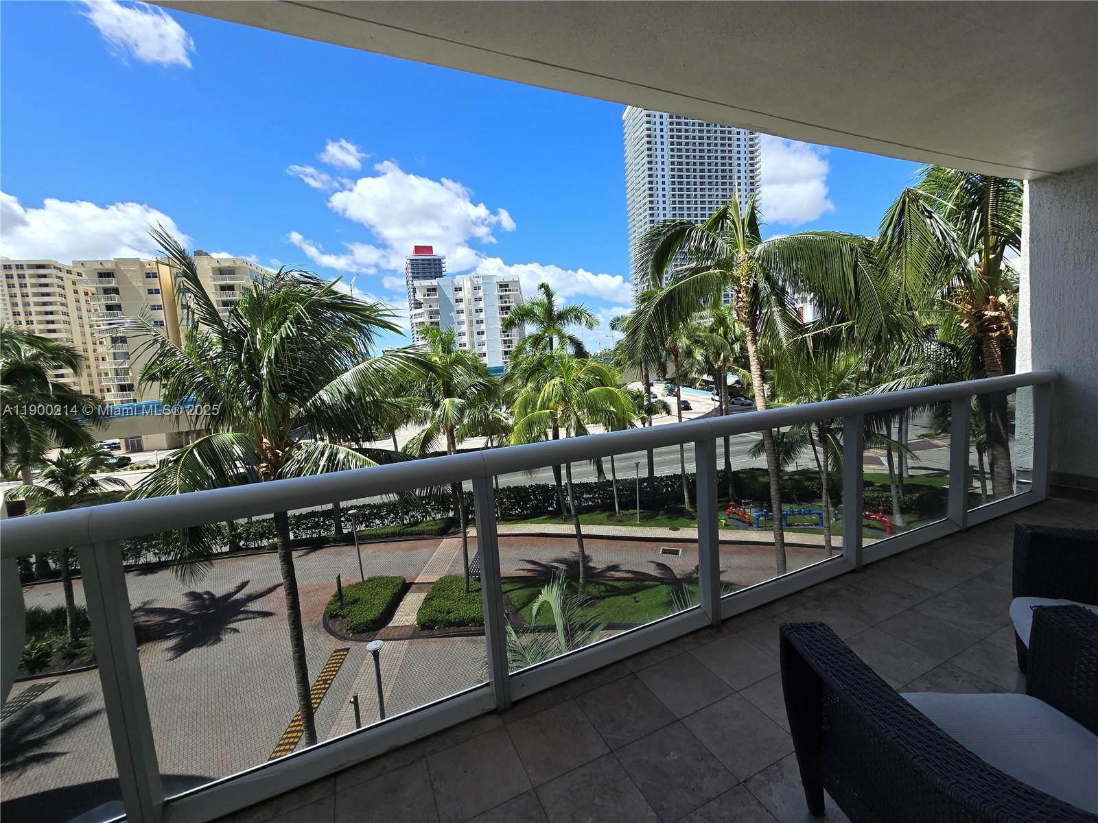 See details 409 2 / 1 1086 sq. ft. $ 2025-10-21 0 Photo