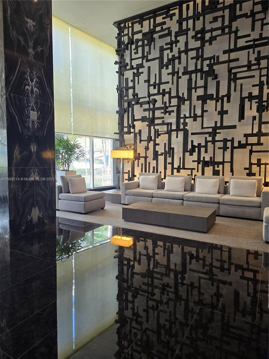 See details 409 2 / 1 1086 sq. ft. $ 2025-10-21 0 Photo