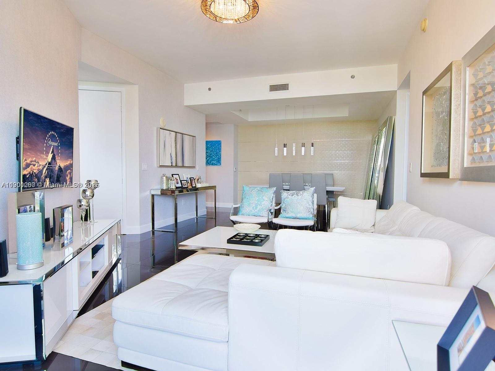 See details 805 2 / 3 1435 sq. ft. $ 2025-10-21 0 Photo