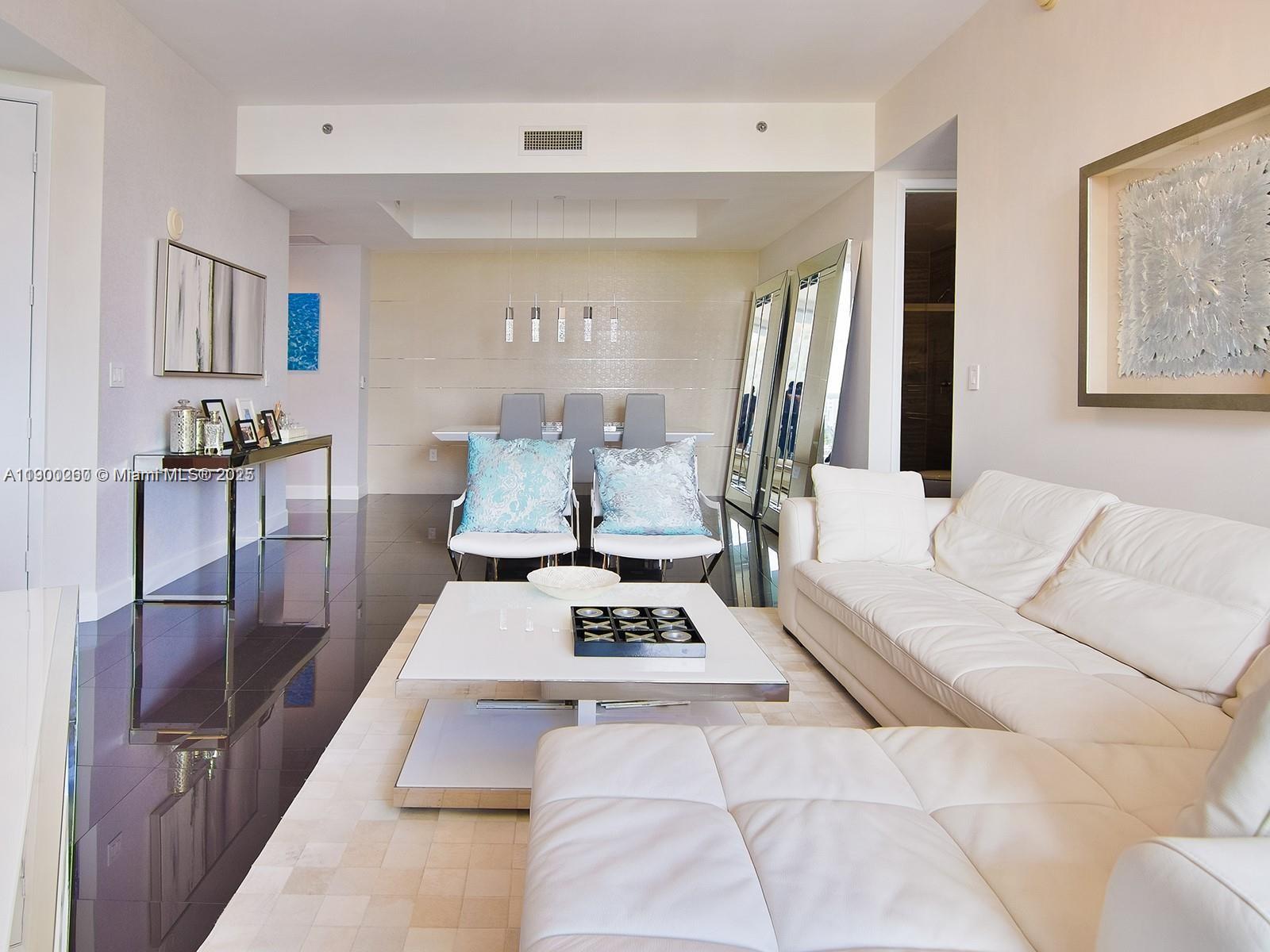 See details 805 2 / 3 1435 sq. ft. $ 2025-10-21 0 Photo