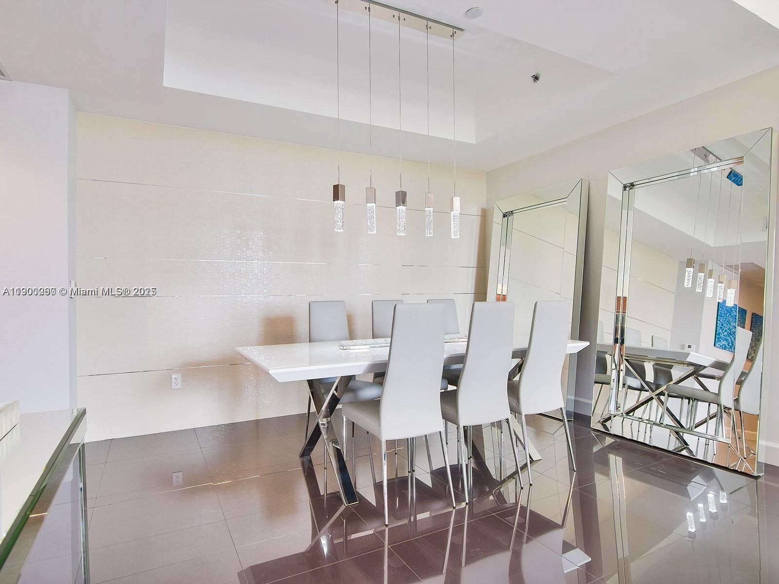 See details 805 2 / 3 1435 sq. ft. $ 2025-10-21 0 Photo
