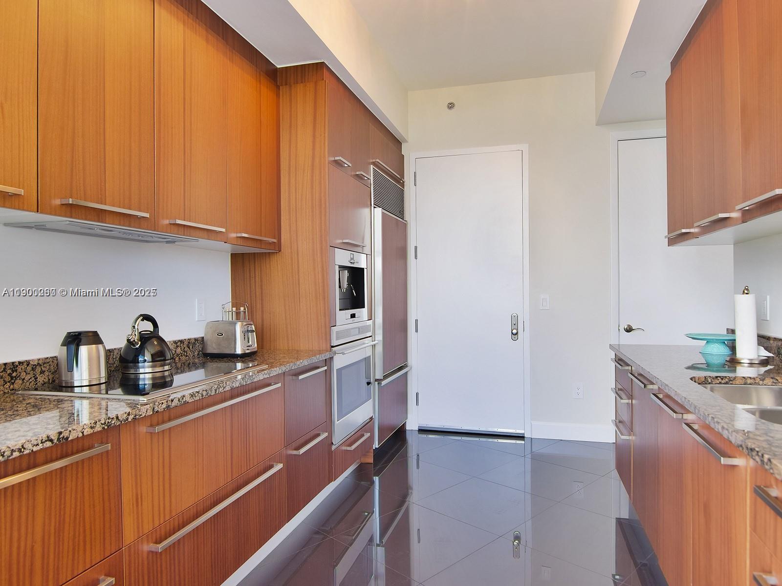 See details 805 2 / 3 1435 sq. ft. $ 2025-10-21 0 Photo