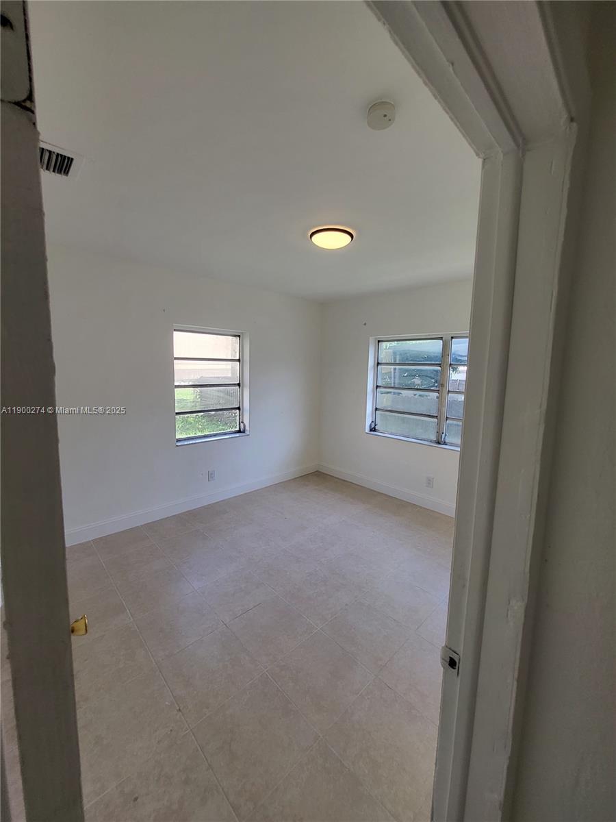 Ver detalles   /  1370 sq. ft. $ 2025-10-21 0 foto