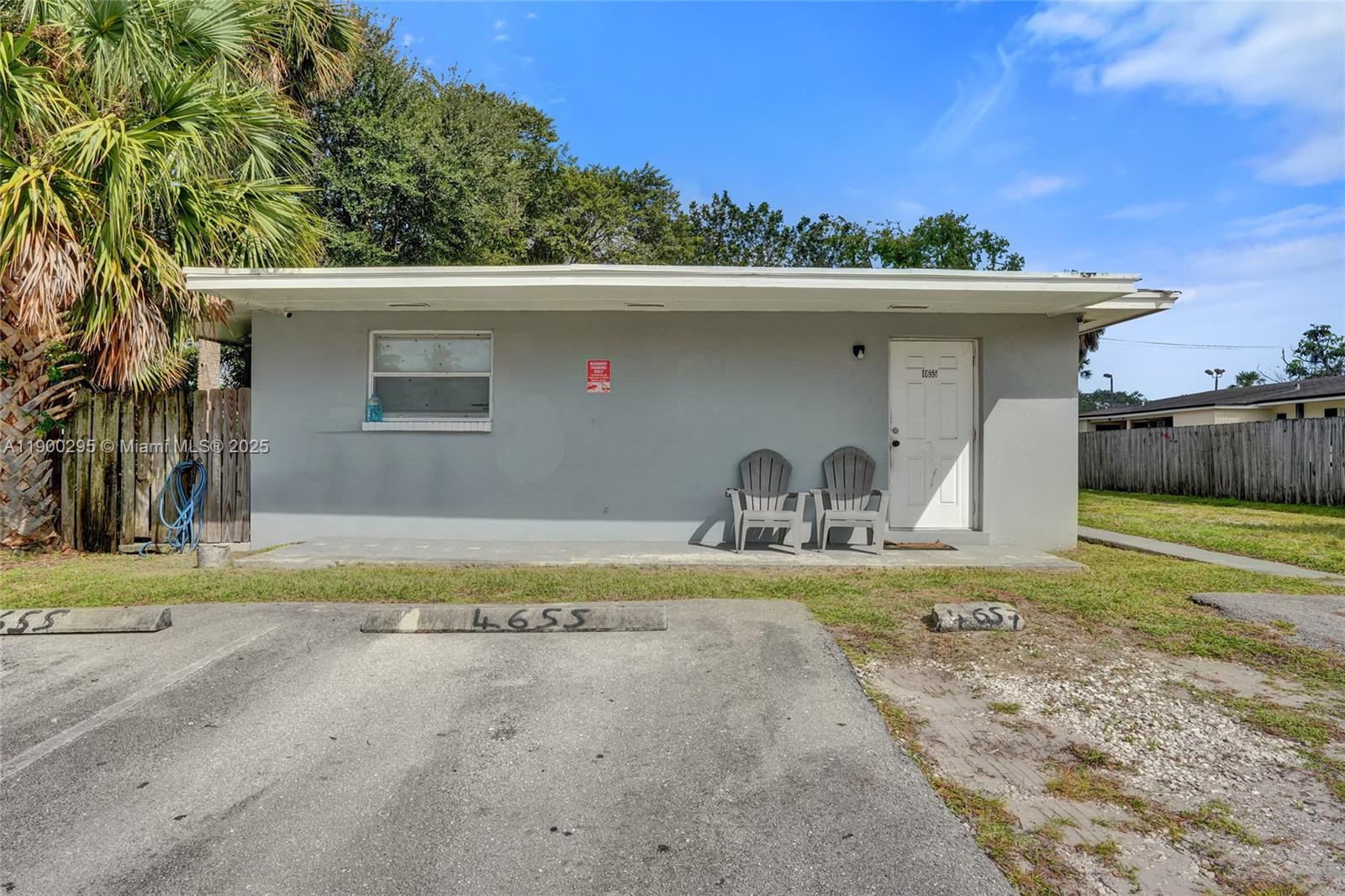 See details   /  2340 sq. ft. $ 2025-10-21 0 Photo