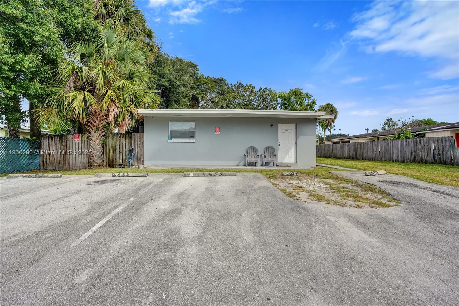 See details   /  2340 sq. ft. $ 2025-10-21 0 Photo